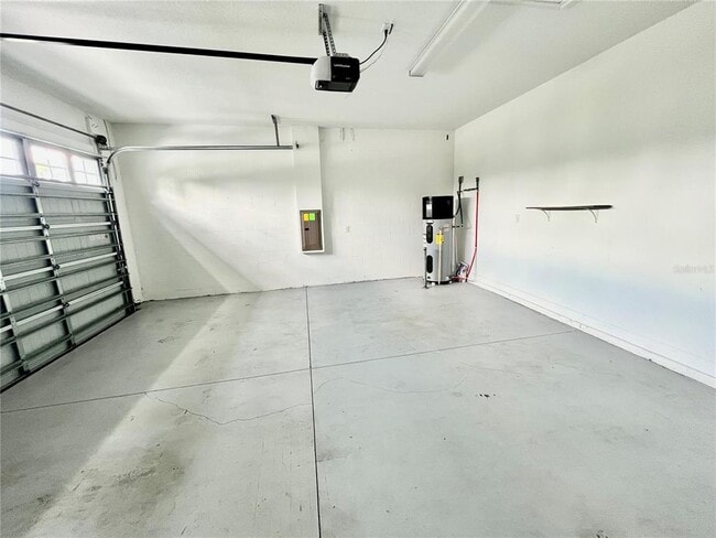 Building Photo - 1498 Bunker Dr