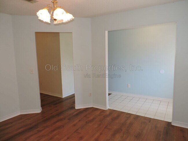 Building Photo - 2552 Southern Oaks Dr