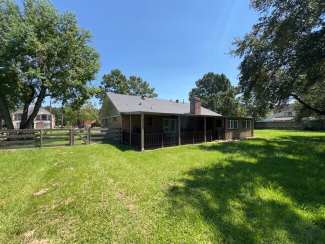 Building Photo - 30707 Martens Rd