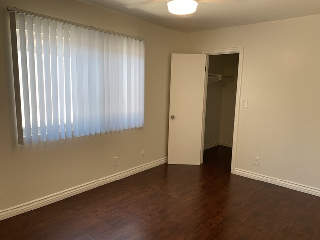 2nd Bedroom w/ Walk-in - 2901 Mendoza Dr