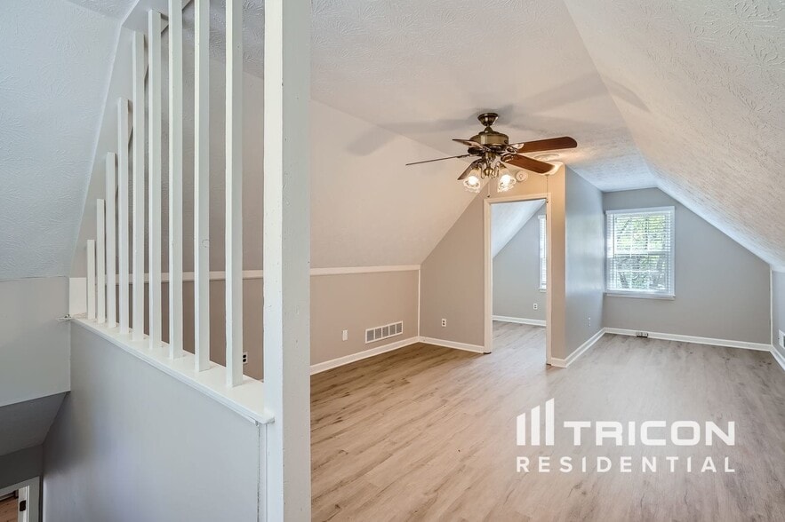 Building Photo - 3321 Manchester Dr SW