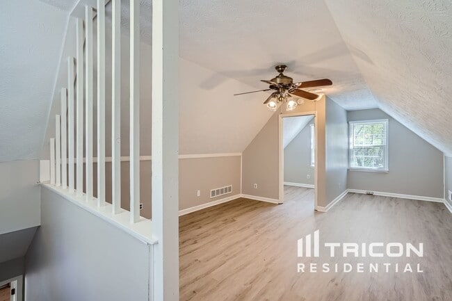 Building Photo - 3321 Manchester Dr SW