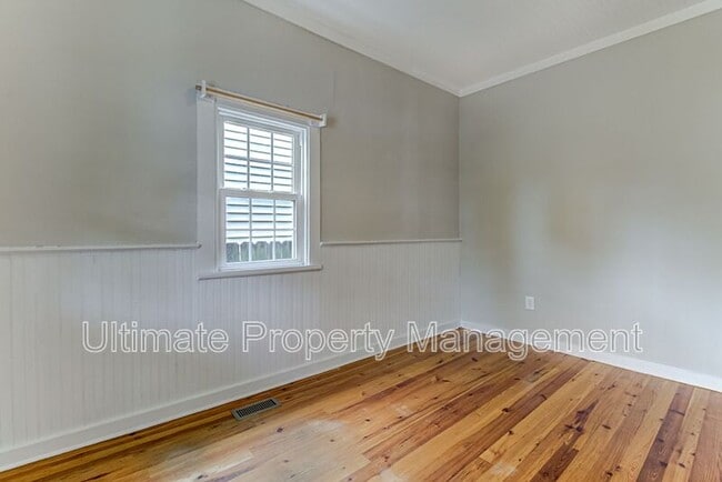 Building Photo - 1313 Glenn St