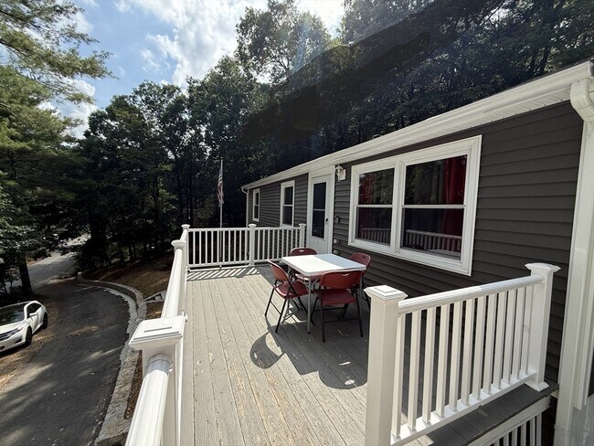 Building Photo - 89 Westwood Dr