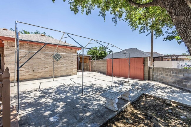 Building Photo - 10702 Patron Loop