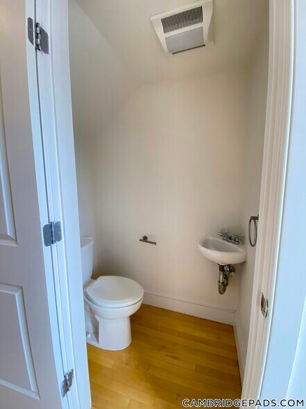 Building Photo - 110 Second St