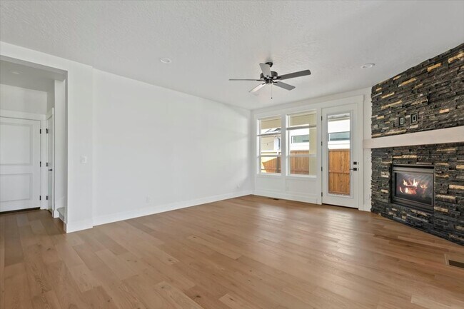 Building Photo - 8283 W Shams Ln