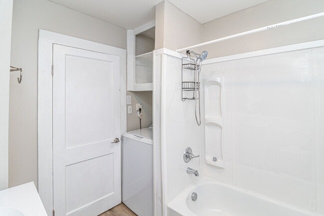 Building Photo - Newly Renovated Brick Ranch! Convenient Goldsboro location close to US Hwy 117/US Hwy 70!