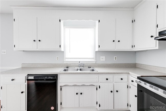 Building Photo - 1624 Mountain Pine Terrace