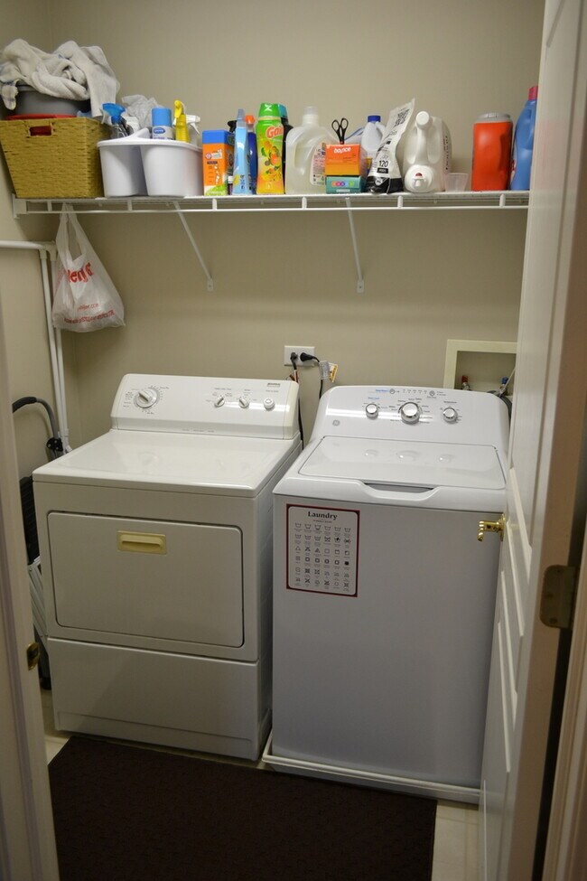 Building Photo - 2990 Peachtree Cir