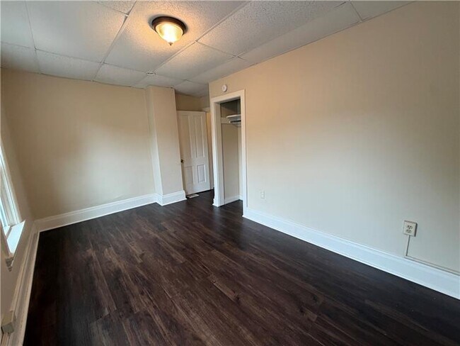 Building Photo - 1702 5th Ave