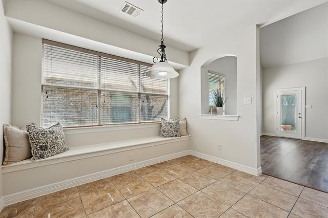 Building Photo - 400 Crossbill Ln