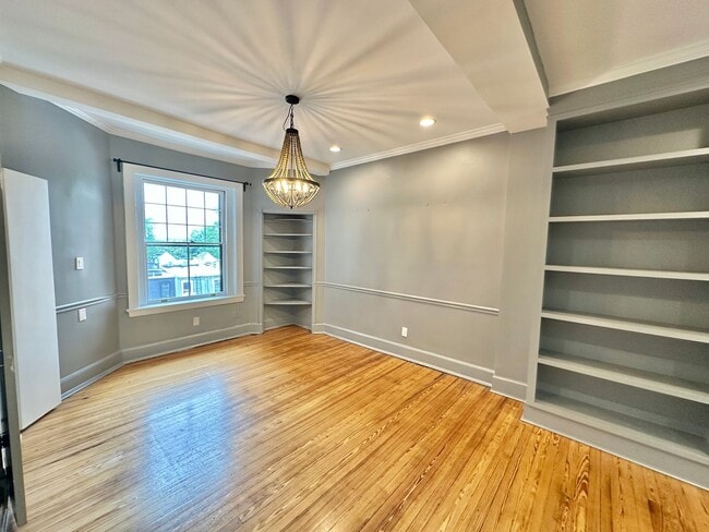 Building Photo - Historic Georgetown Sunny 2 Bedroom 1.5 Ba...