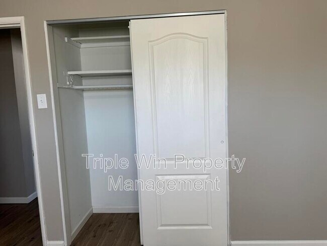 Building Photo - 5122 Ville Maria Ln