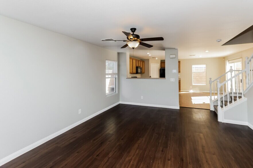 Building Photo - 652 Shadwell St