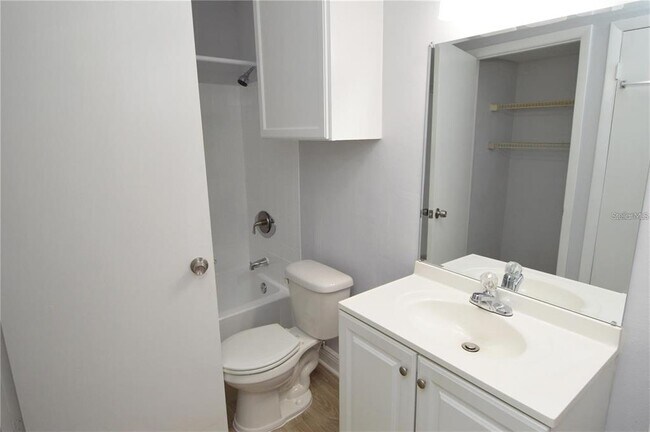 Building Photo - 8758 Mallard Reserve Dr