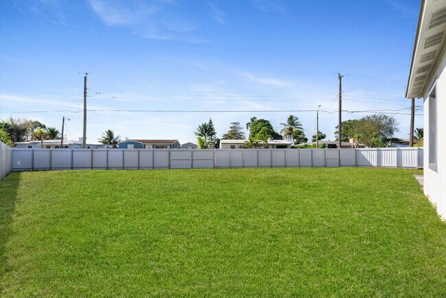 Building Photo - 2329 West Dr