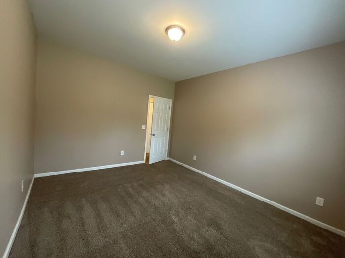 Building Photo - 504 Quinn Dr