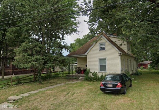Building Photo - 4 br, 1 bath House - 2111 North Gale Avenue