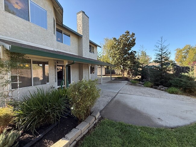 Building Photo - 4-bedroom plus a loft on a court in Escalon!