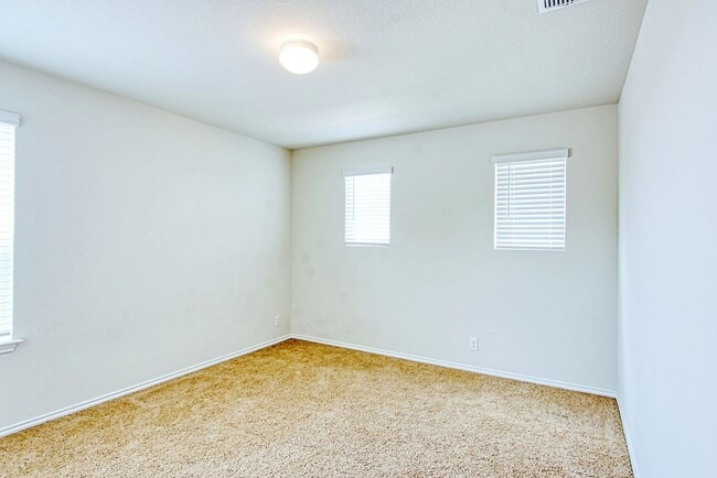 Building Photo - Kendall Brook Unit 1B