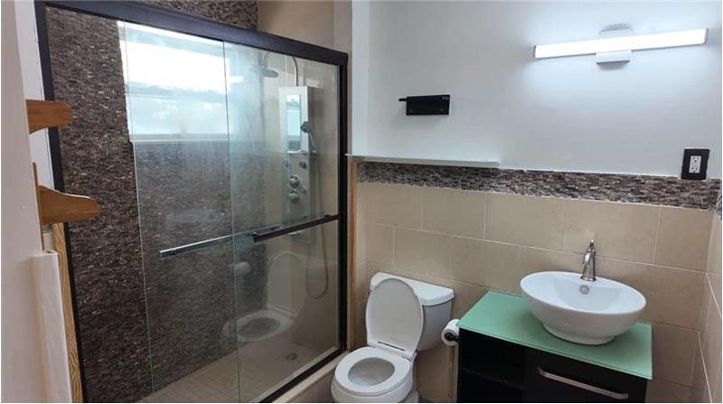 Building Photo - 600 NW 38th Ct