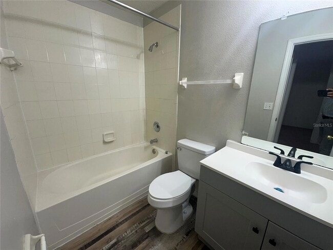 Building Photo - 740 Cresting Oak Cir