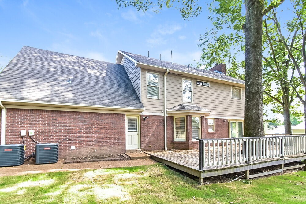 Building Photo - 2703 Misty Woods Cove N