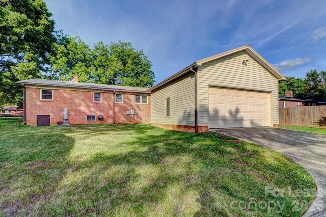 Building Photo - 1409 Delview Rd
