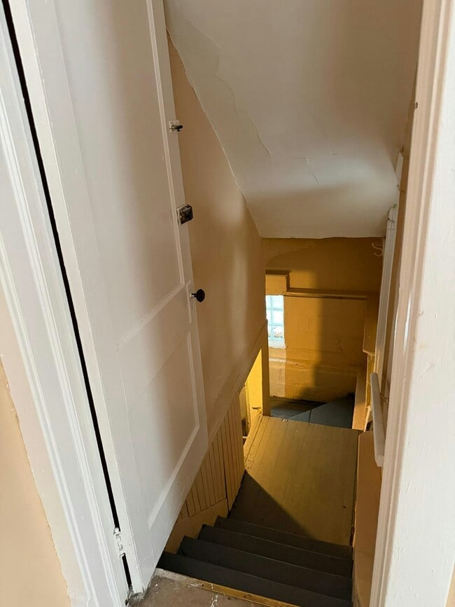 Building Photo - 3381 E 149th St