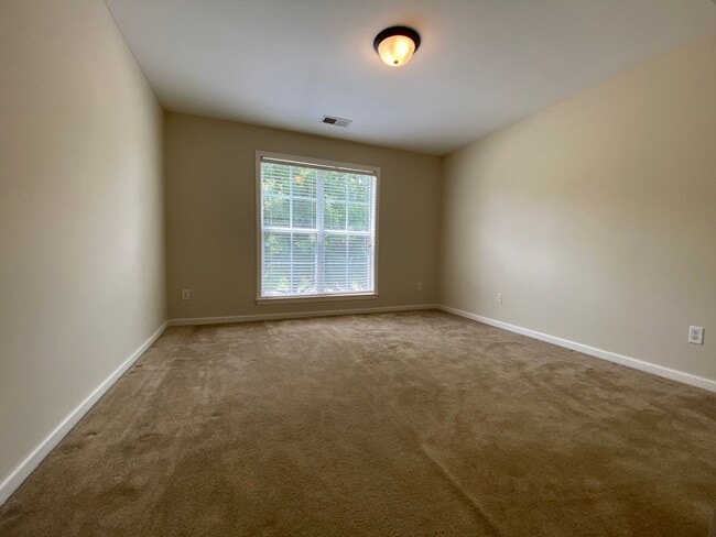 Building Photo - LARGE AND SPACIOUS HOME IN BARTLETT/ARLINGTON