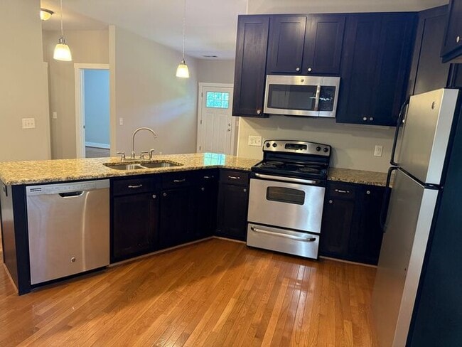 Building Photo - For Rent - Beautiful South Nashville House