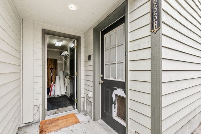 Building Photo - 3633 22nd Ave W