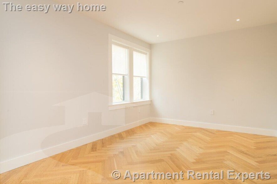 Building Photo - 19 A Forest St