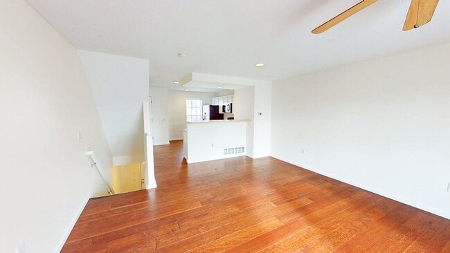 Building Photo - 5288 Royal Arch Cascade Dr