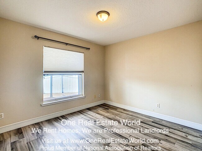 Building Photo - 3942 Lakeside Reserve Ln