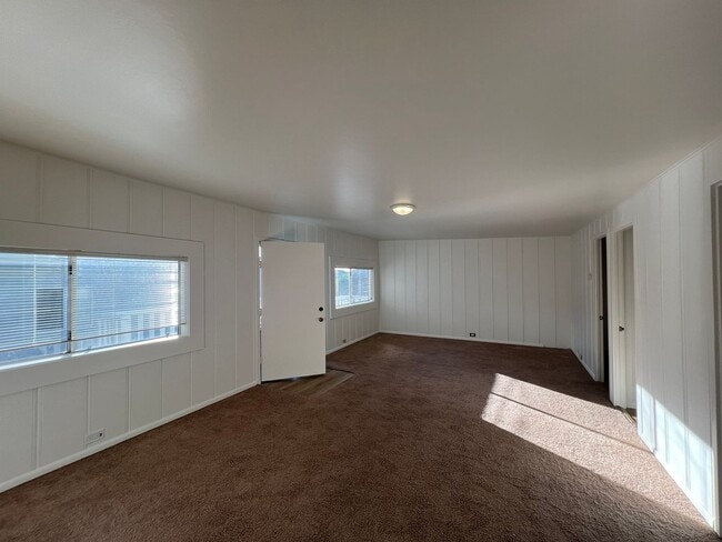 Building Photo - 486 Trinidad St