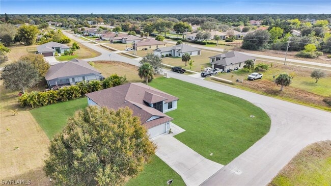 Building Photo - 569 Croydon Ave S