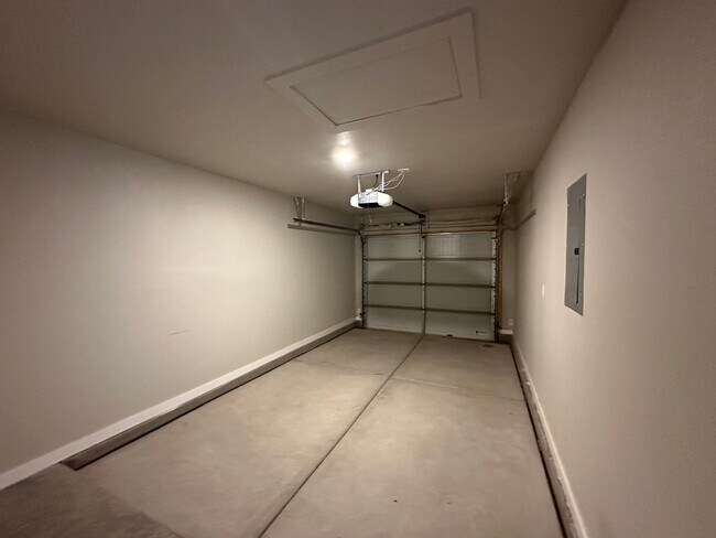 Building Photo - 3402 Tiffin Ave