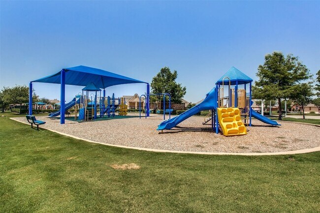 Building Photo - 2704 Evening Mist Dr