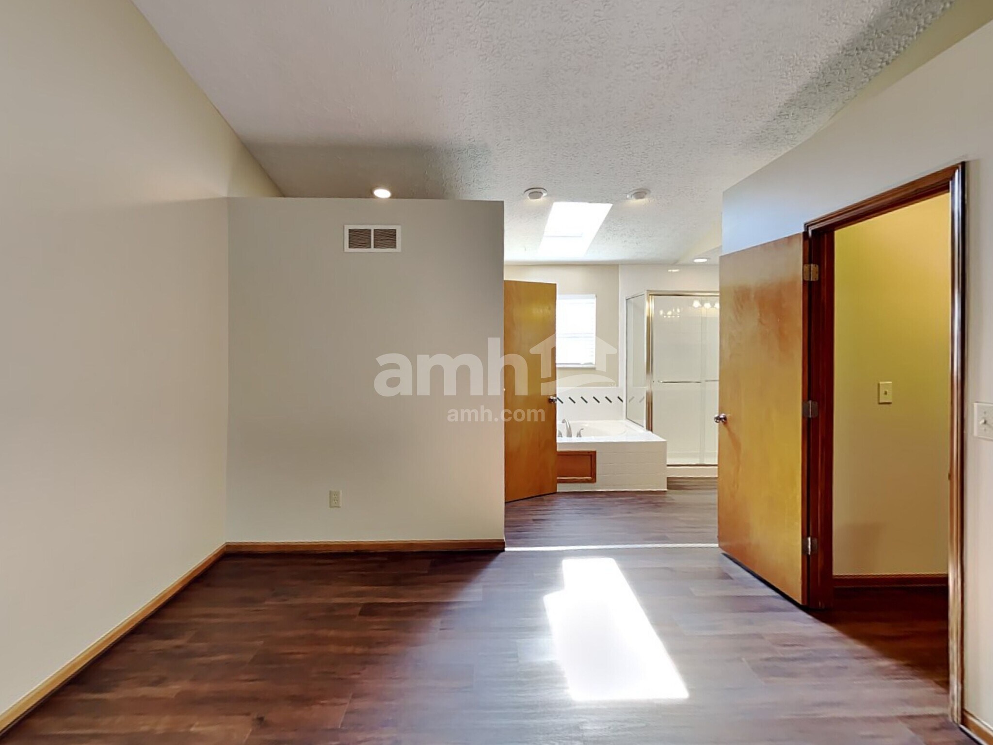 Building Photo - 12098 Mallard Pond Dr
