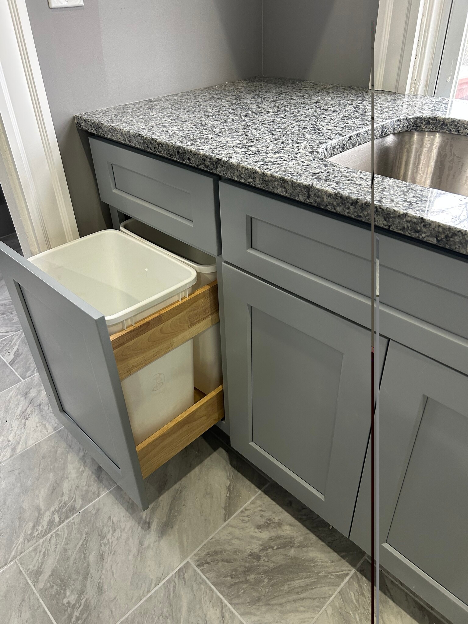 Building Photo - 33 White St