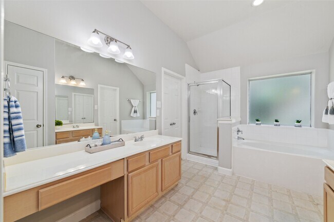 Building Photo - 8503 Ivanhoe Springs Dr