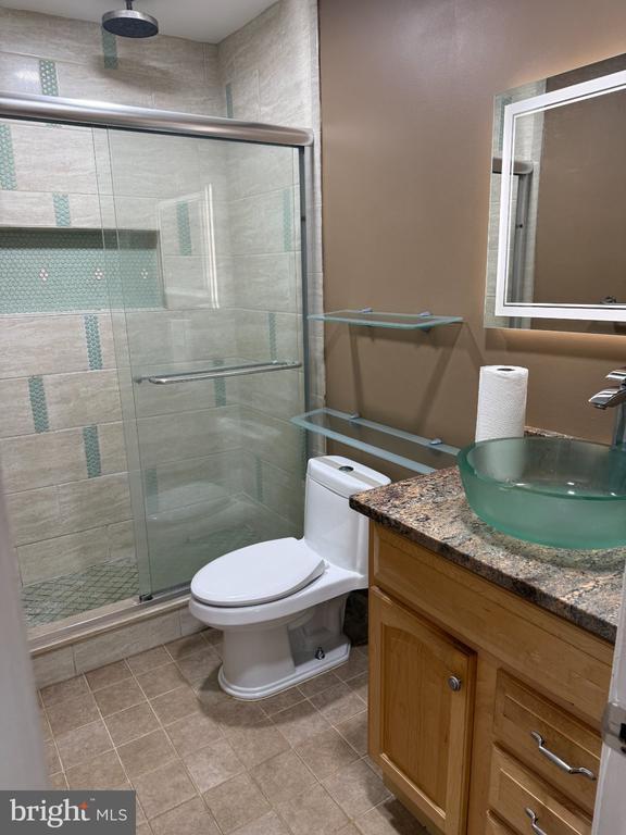 Building Photo - 553 Monet Dr