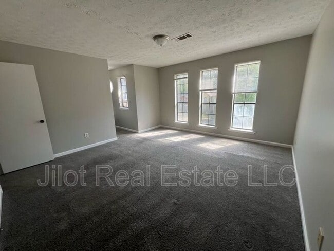 Building Photo - 803 Heritage Oaks Dr