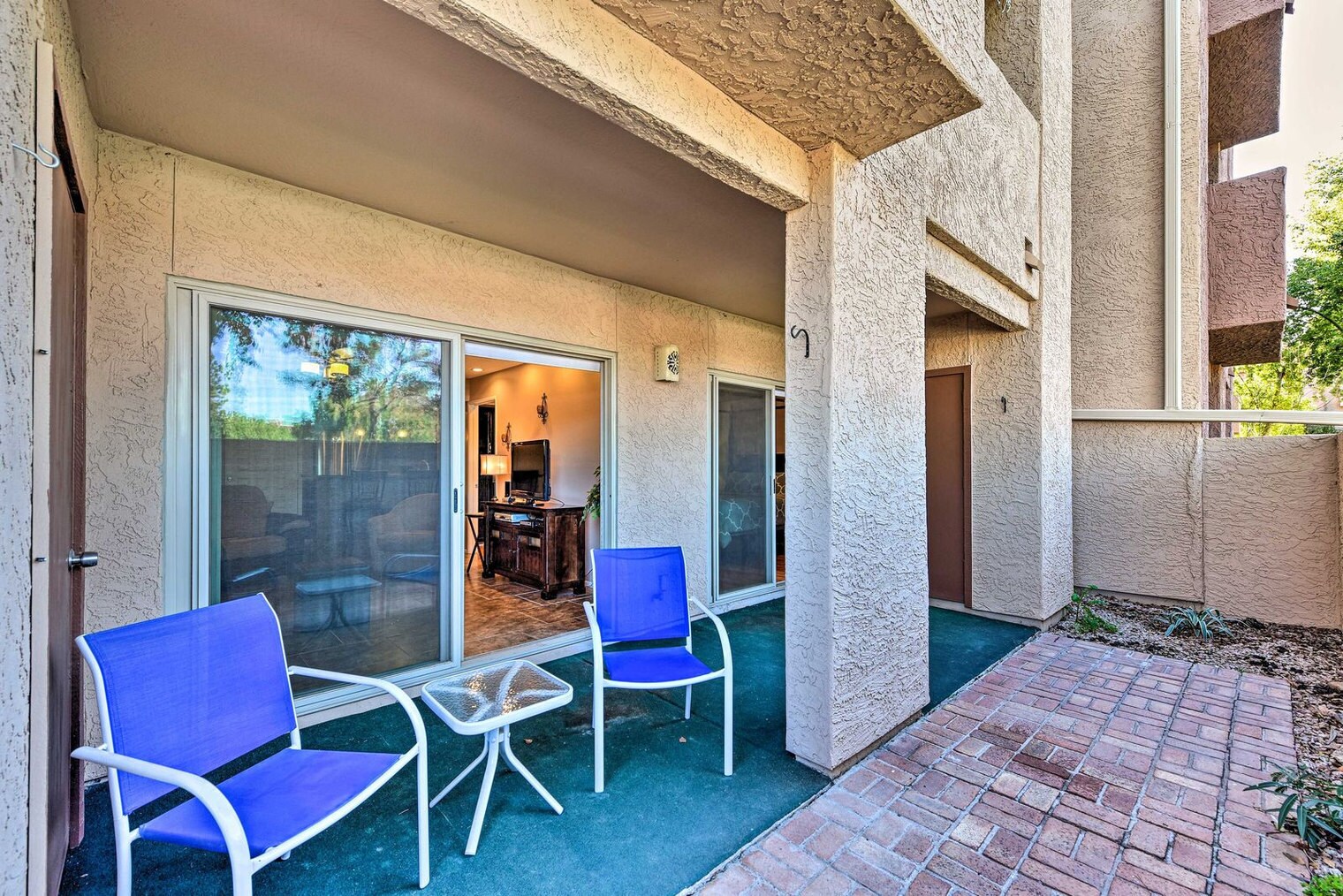 Building Photo - 602 North May-SI ID1545661P