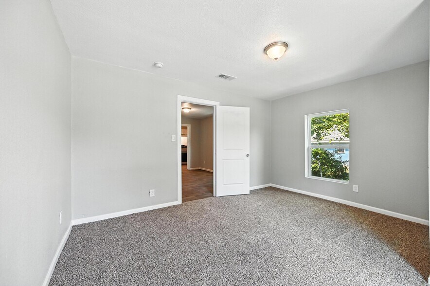 Building Photo - 2837 Avenue A