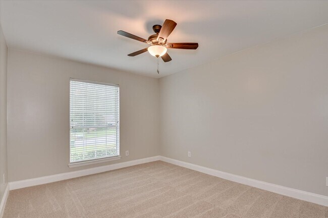 Building Photo - 1094 Maple Ridge Ct