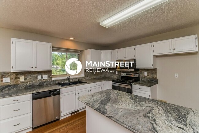 Building Photo - 4 Bedroom Pet-Friendly Home in COLORADO SP...