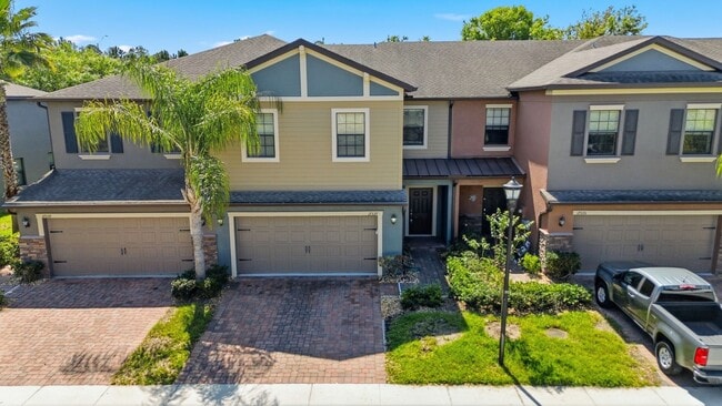 Building Photo - Stunning 3 BR + LOFT/2.5 BA /2-Car Garage townhome in the highly desirable GATED community of Hid...